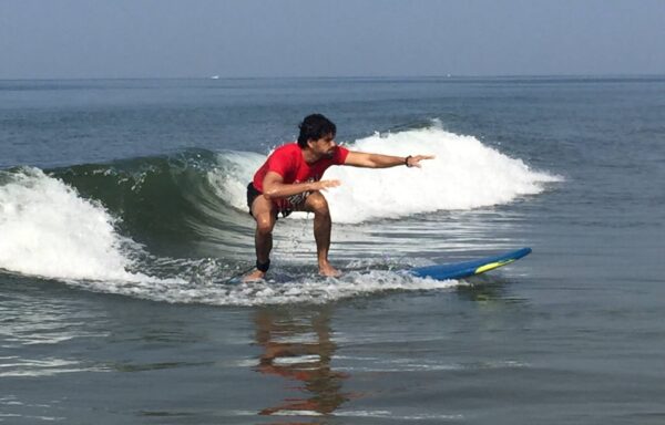 SURFING IN GOA ( LESSONS & RENT )