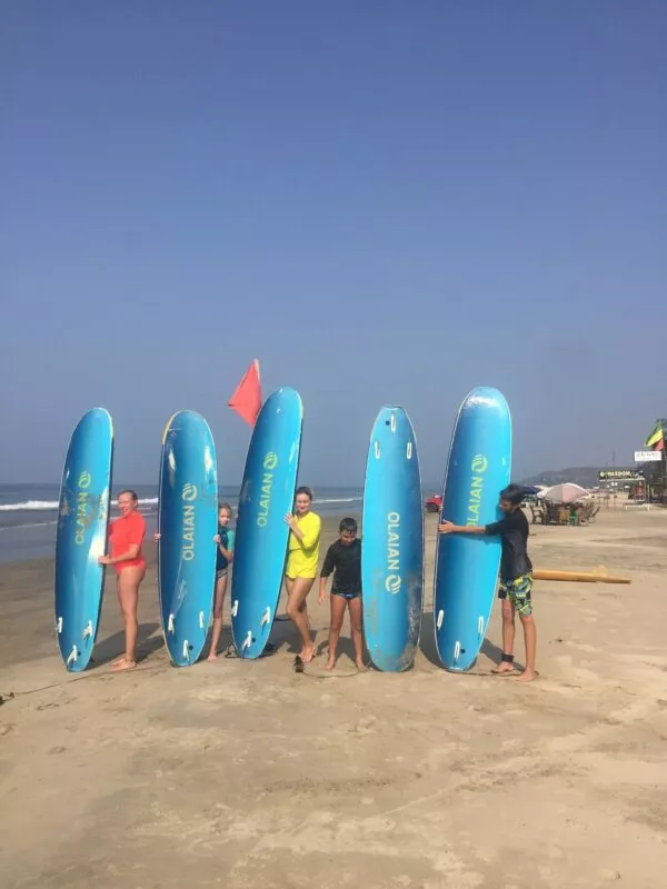 SURFING IN GOA ( LESSONS & RENT )